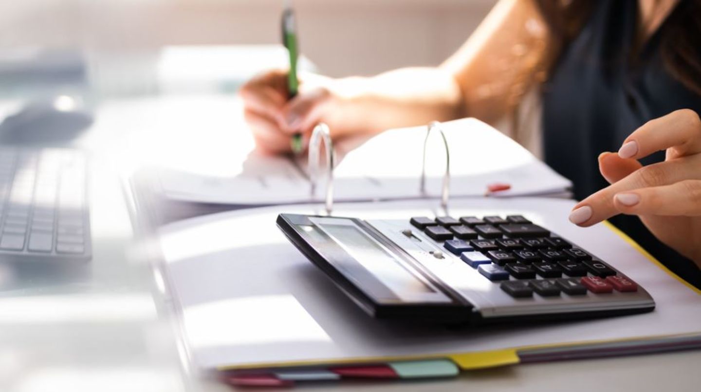 HiDubai-business-alamtar-accounting-bookkeeping-finance-legal-accounting-services-al-baraha-dubai