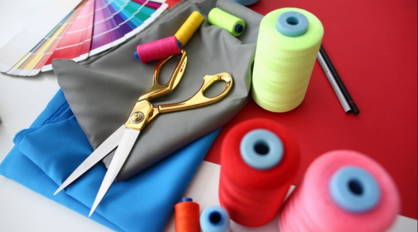 HiDubai-business-true-colors-wash-laundry-home-tailoring-al-muraqqabat-dubai