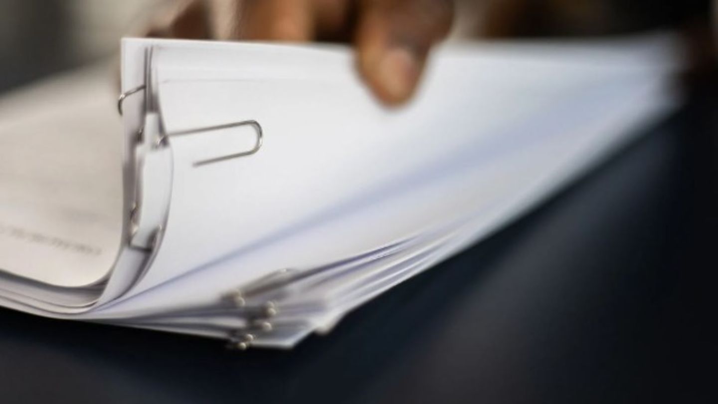 HiDubai-business-aamar-aslam-documents-clearing-services-b2b-services-pros-al-qusais-2-dubai