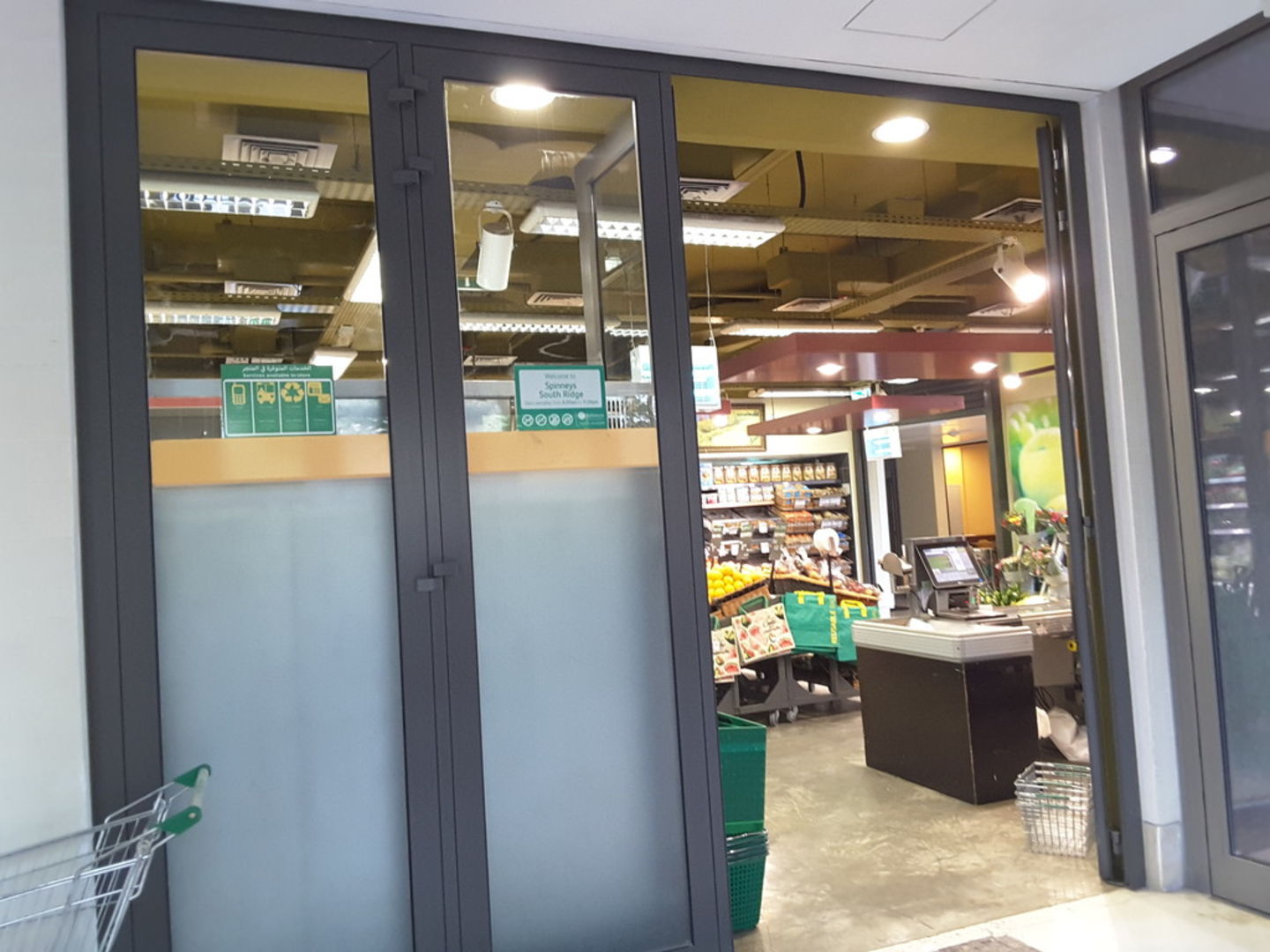 HiDubai-business-spinneys-market-shopping-supermarkets-hypermarkets-grocery-stores-downtown-dubai-dubai-3