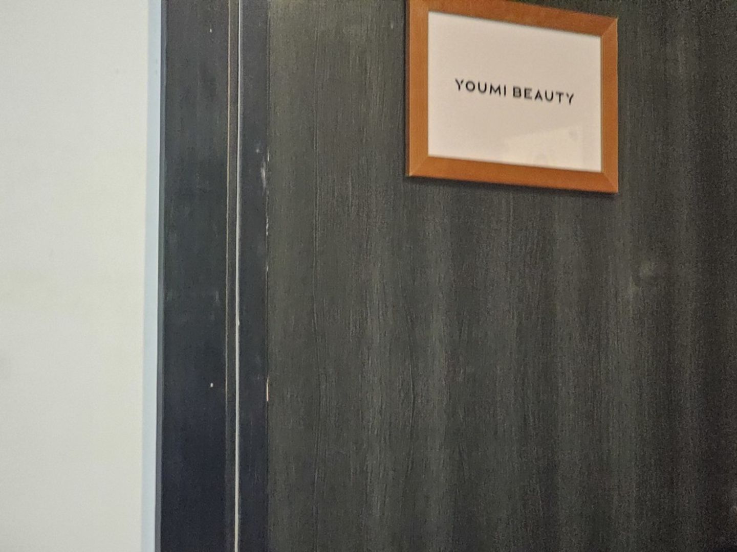 HiDubai-business-youmi-beauty-dmcc-shopping-beauty-cosmetics-stores-jumeirah-lake-towers-al-thanyah-5-dubai