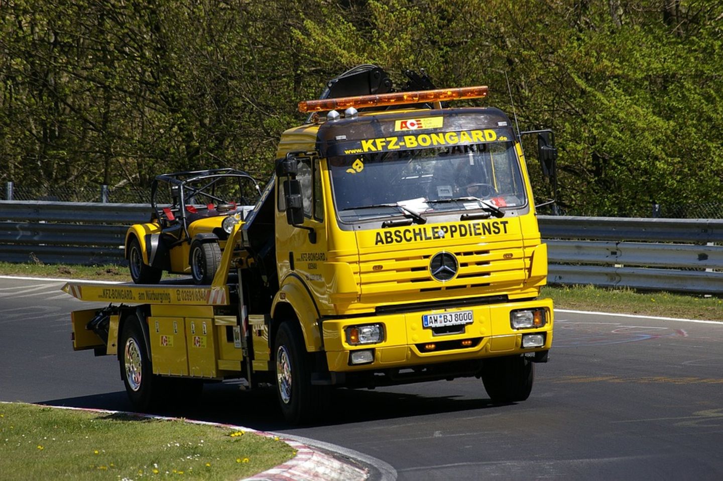 HiDubai-business-saqer-al-manama-vehicle-towing-transport-vehicle-services-car-assistance-repair-al-karama-dubai-2
