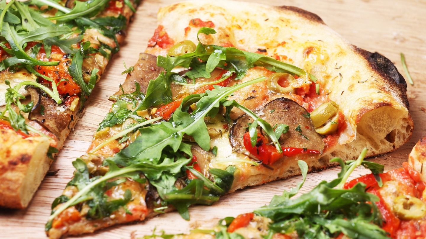 HiDubai-business-mambo-gourmet-pizza-food-beverage-restaurants-bars-jumeirah-lake-towers-al-thanyah-5-dubai-3