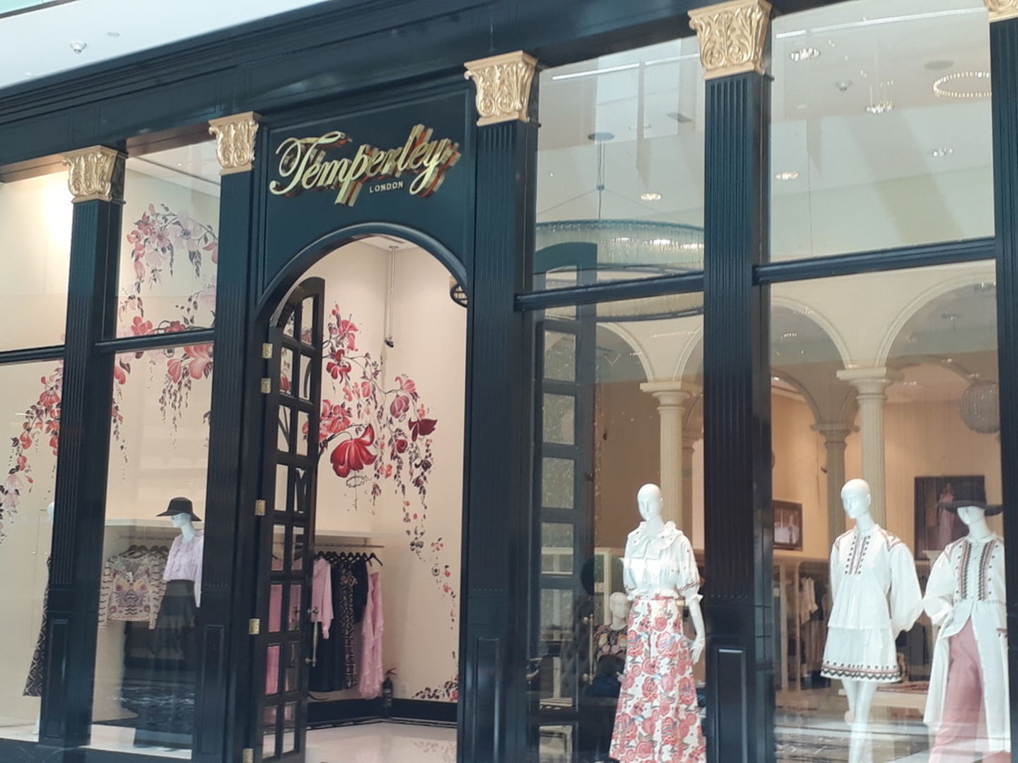 HiDubai-business-temperley-london-shopping-apparel-burj-khalifa-dubai-2