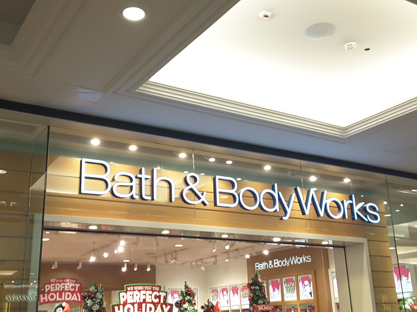 HiDubai-business-bath-body-works-shopping-beauty-cosmetics-stores-al-barsha-1-dubai